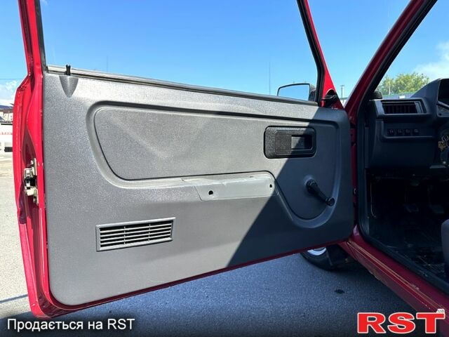 Красный ЗАЗ Таврия, объемом двигателя 1.1 л и пробегом 203 тыс. км за 750 $, фото 5 на Automoto.ua