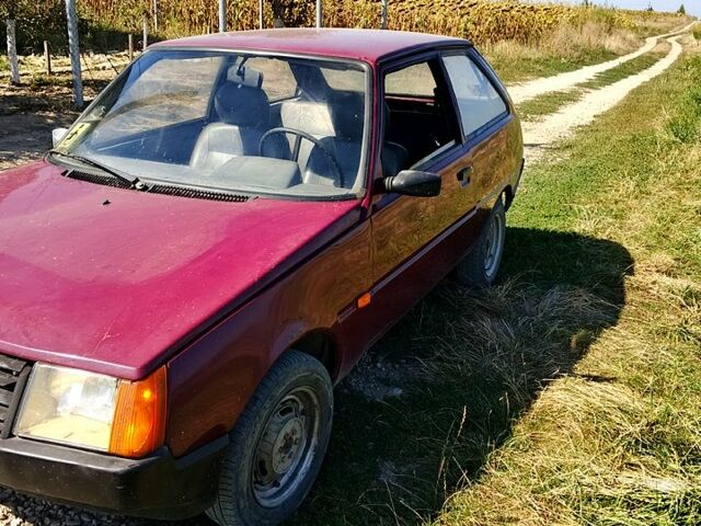 Красный ЗАЗ Таврия, объемом двигателя 1.2 л и пробегом 0 тыс. км за 450 $, фото 2 на Automoto.ua