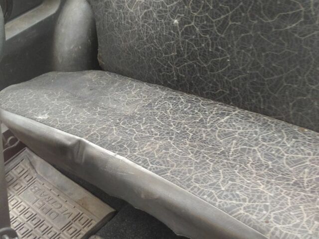 Красный ЗАЗ Таврия, объемом двигателя 1 л и пробегом 100 тыс. км за 750 $, фото 5 на Automoto.ua