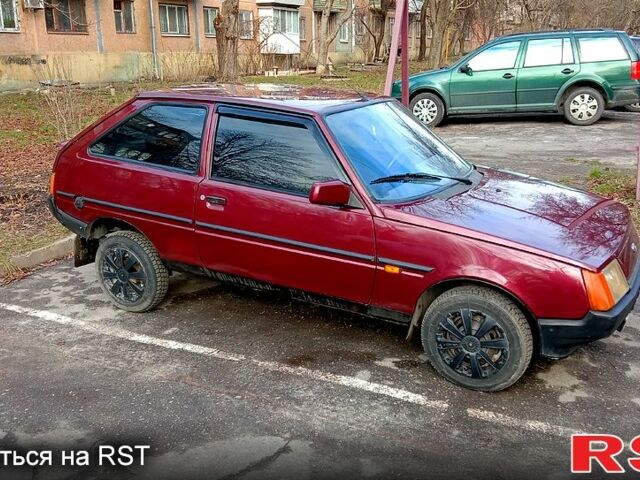 Красный ЗАЗ Таврия, объемом двигателя 1.2 л и пробегом 200 тыс. км за 1350 $, фото 4 на Automoto.ua