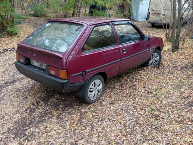 Красный ЗАЗ Таврия, объемом двигателя 1.2 л и пробегом 201 тыс. км за 623 $, фото 3 на Automoto.ua