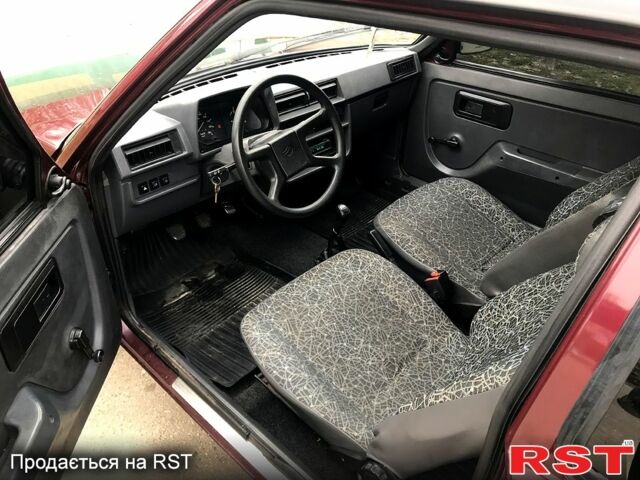 Красный ЗАЗ Таврия, объемом двигателя 1.2 л и пробегом 102 тыс. км за 1350 $, фото 4 на Automoto.ua