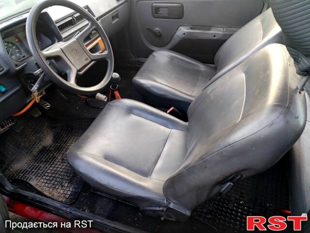 Красный ЗАЗ Таврия, объемом двигателя 1.1 л и пробегом 255 тыс. км за 600 $, фото 6 на Automoto.ua