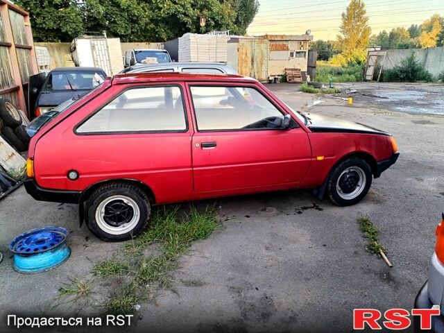 Красный ЗАЗ Таврия, объемом двигателя 1.1 л и пробегом 255 тыс. км за 600 $, фото 2 на Automoto.ua
