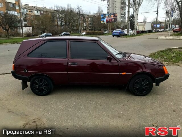 Красный ЗАЗ Таврия, объемом двигателя 1.2 л и пробегом 102 тыс. км за 1350 $, фото 2 на Automoto.ua