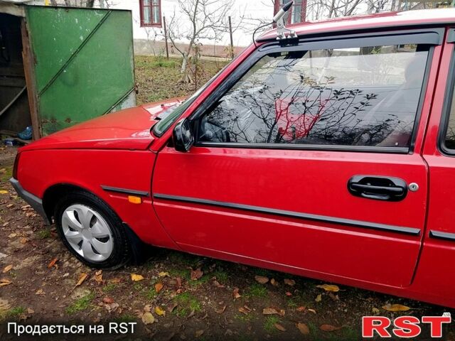 Красный ЗАЗ Таврия, объемом двигателя 1.1 л и пробегом 158 тыс. км за 1200 $, фото 3 на Automoto.ua