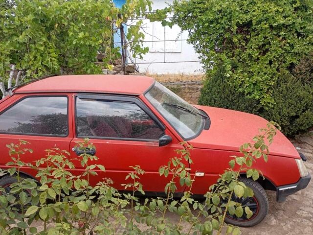 Красный ЗАЗ Таврия, объемом двигателя 1 л и пробегом 999 тыс. км за 30000 $, фото 3 на Automoto.ua
