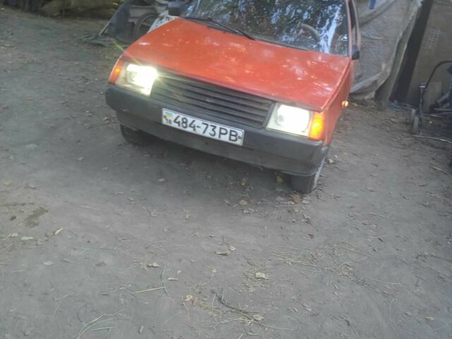 Красный ЗАЗ Таврия, объемом двигателя 1.2 л и пробегом 18 тыс. км за 391 $, фото 4 на Automoto.ua