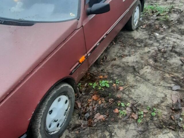 Красный ЗАЗ Таврия, объемом двигателя 1.1 л и пробегом 50 тыс. км за 592 $, фото 2 на Automoto.ua