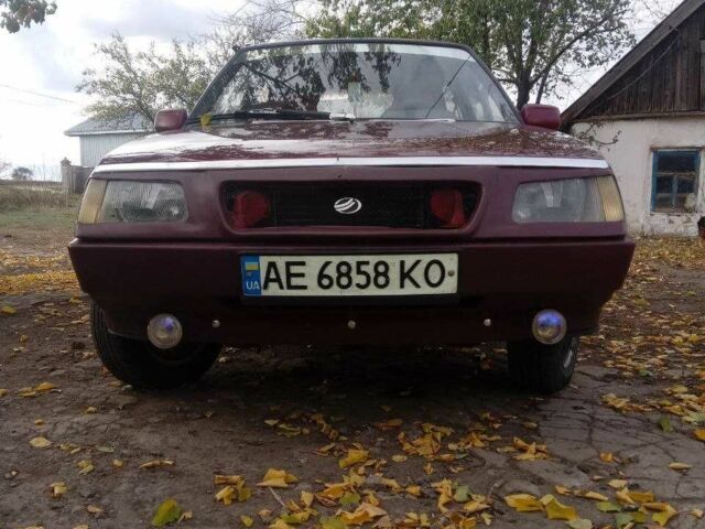 Красный ЗАЗ Таврия, объемом двигателя 1.1 л и пробегом 102 тыс. км за 643 $, фото 3 на Automoto.ua