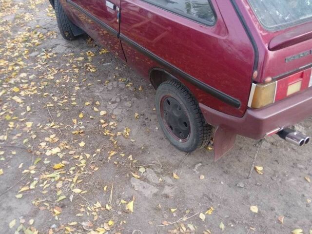 Красный ЗАЗ Таврия, объемом двигателя 1.1 л и пробегом 102 тыс. км за 643 $, фото 1 на Automoto.ua