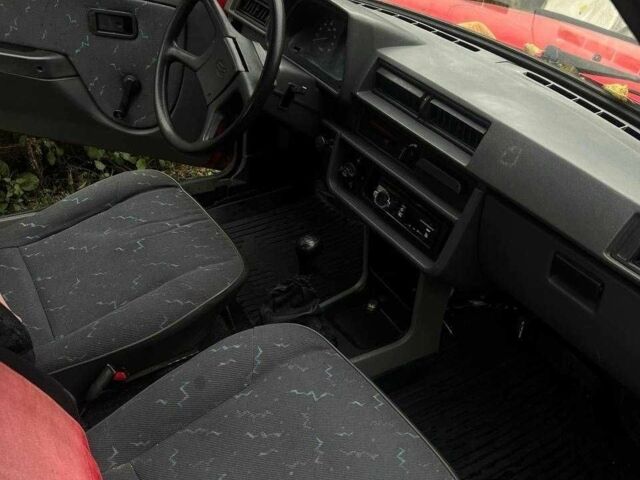 Красный ЗАЗ Таврия, объемом двигателя 1.2 л и пробегом 90 тыс. км за 600 $, фото 5 на Automoto.ua