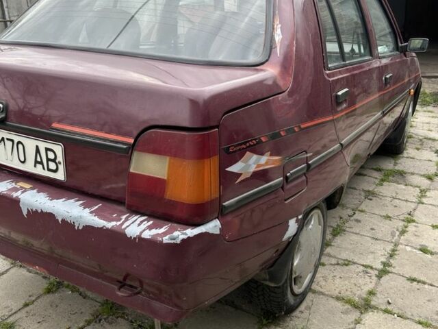 Красный ЗАЗ Таврия, объемом двигателя 1.2 л и пробегом 104 тыс. км за 380 $, фото 5 на Automoto.ua