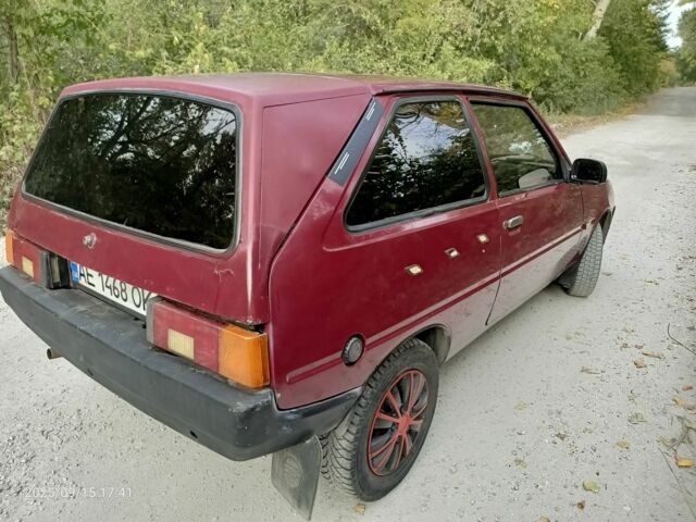 Красный ЗАЗ Таврия, объемом двигателя 1.2 л и пробегом 230 тыс. км за 714 $, фото 2 на Automoto.ua