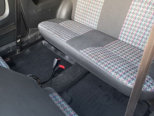 Красный ЗАЗ Таврия, объемом двигателя 1.2 л и пробегом 12 тыс. км за 715 $, фото 4 на Automoto.ua