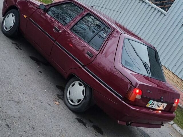 Красный ЗАЗ Таврия, объемом двигателя 1.2 л и пробегом 75 тыс. км за 1073 $, фото 2 на Automoto.ua