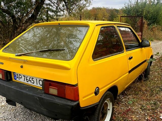 Желтый ЗАЗ Таврия, объемом двигателя 1.1 л и пробегом 275 тыс. км за 710 $, фото 9 на Automoto.ua