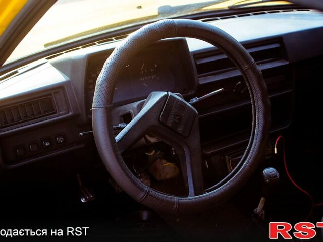 Желтый ЗАЗ Таврия, объемом двигателя 1.1 л и пробегом 275 тыс. км за 710 $, фото 4 на Automoto.ua