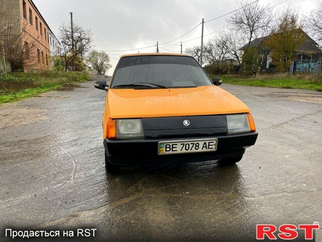 Желтый ЗАЗ Таврия, объемом двигателя 1.3 л и пробегом 200 тыс. км за 650 $, фото 1 на Automoto.ua