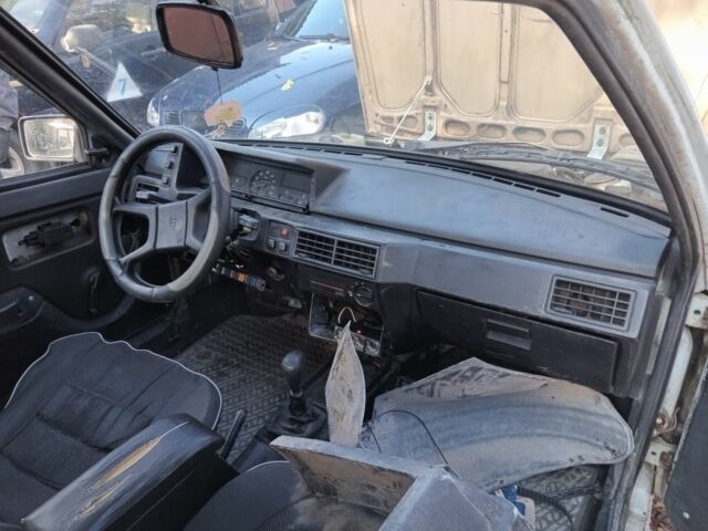 ЗАЗ Таврія 1996 у Кропивницькому (Кіровограді) на Automoto.ua Сірий ЗАЗ Таврія, об'ємом двигуна 1.1 л та пробігом 200 тис. км за 286 $, фото 5 на Automoto.ua