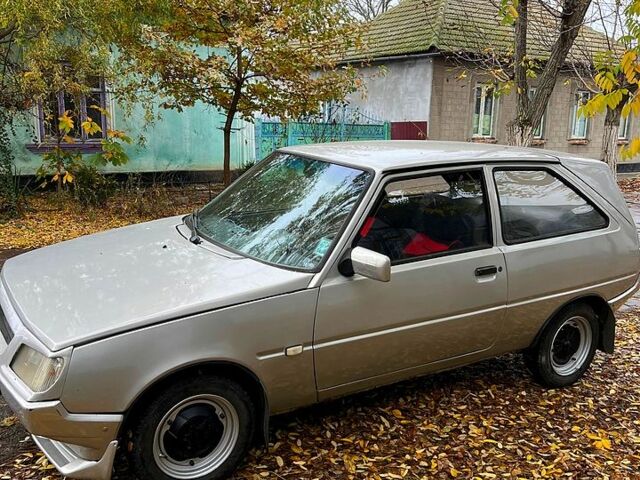 Серый ЗАЗ Таврия, объемом двигателя 1.3 л и пробегом 200 тыс. км за 950 $, фото 3 на Automoto.ua