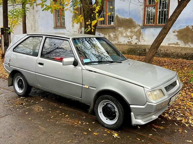 Серый ЗАЗ Таврия, объемом двигателя 1.3 л и пробегом 200 тыс. км за 950 $, фото 1 на Automoto.ua