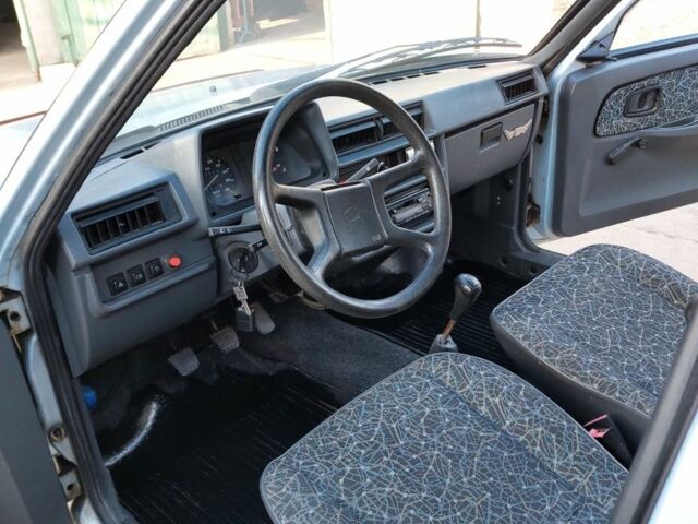 Серый ЗАЗ Таврия, объемом двигателя 1.2 л и пробегом 70 тыс. км за 1100 $, фото 5 на Automoto.ua