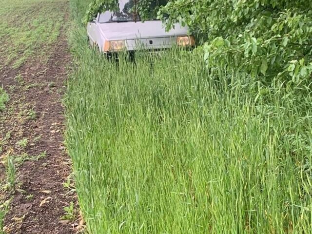 Серый ЗАЗ Таврия, объемом двигателя 1.1 л и пробегом 200 тыс. км за 474 $, фото 1 на Automoto.ua