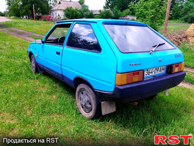 Синий ЗАЗ Таврия, объемом двигателя 1.2 л и пробегом 100 тыс. км за 380 $, фото 4 на Automoto.ua