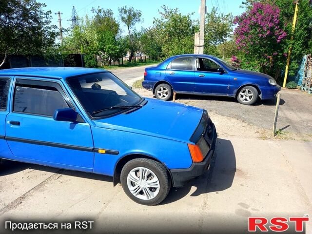 Синий ЗАЗ Таврия, объемом двигателя 1.1 л и пробегом 200 тыс. км за 800 $, фото 6 на Automoto.ua