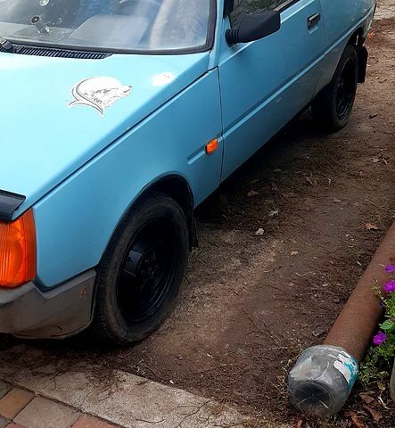 ЗАЗ Таврія 1995 у Новоукраинке на Automoto.ua Синій ЗАЗ Таврія, об'ємом двигуна 1.1 л та пробігом 0 тис. км за 460 $, фото 1 на Automoto.ua