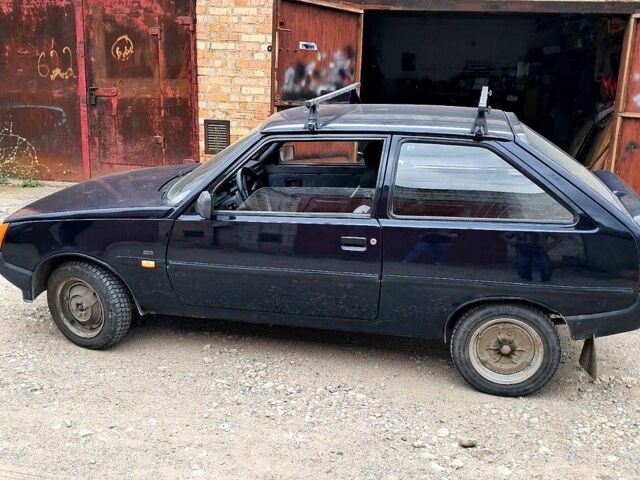 Синий ЗАЗ Таврия, объемом двигателя 1.1 л и пробегом 170 тыс. км за 800 $, фото 2 на Automoto.ua