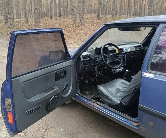 Синий ЗАЗ Таврия, объемом двигателя 1.1 л и пробегом 909 тыс. км за 593 $, фото 5 на Automoto.ua