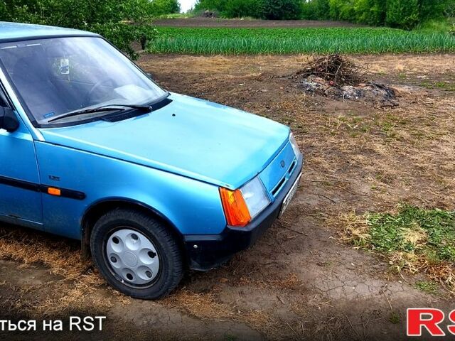 Синий ЗАЗ Таврия, объемом двигателя 1.2 л и пробегом 93 тыс. км за 1100 $, фото 3 на Automoto.ua