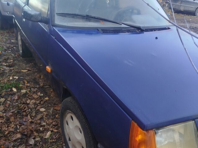 Синий ЗАЗ Таврия, объемом двигателя 1.1 л и пробегом 153 тыс. км за 650 $, фото 2 на Automoto.ua