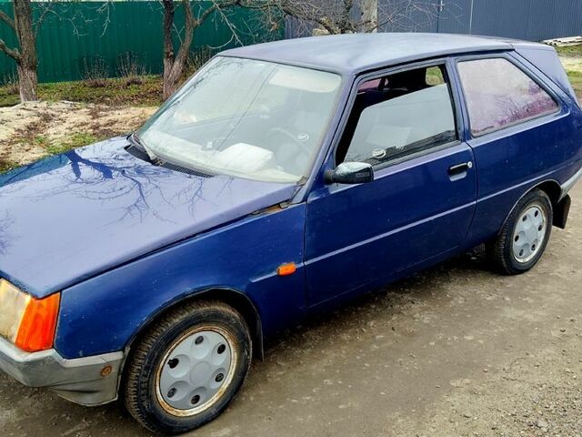 Синий ЗАЗ Таврия, объемом двигателя 1.2 л и пробегом 200 тыс. км за 550 $, фото 3 на Automoto.ua