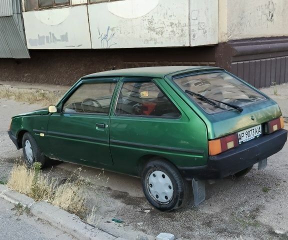 Зеленый ЗАЗ Таврия, объемом двигателя 1.2 л и пробегом 200 тыс. км за 850 $, фото 3 на Automoto.ua