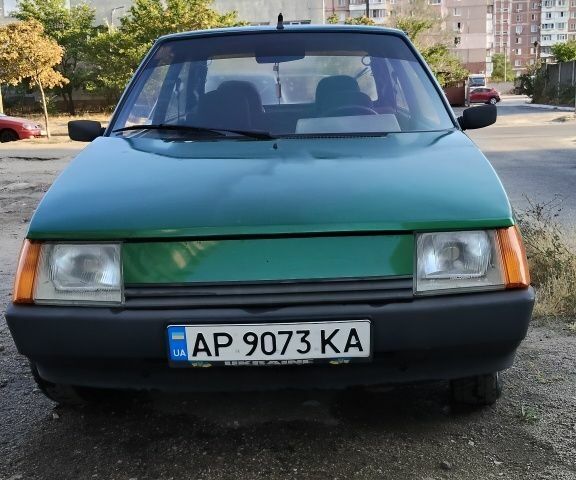 Зеленый ЗАЗ Таврия, объемом двигателя 1.2 л и пробегом 200 тыс. км за 850 $, фото 4 на Automoto.ua