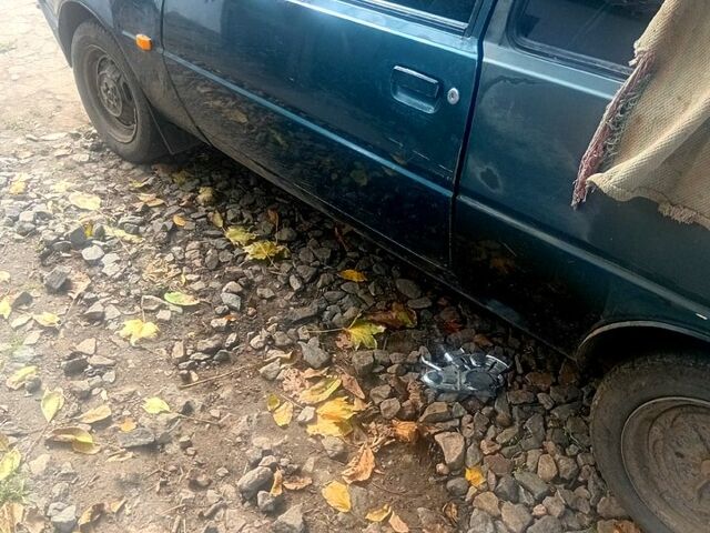 ЗАЗ Таврия 2005 в Николаеве на Automoto.ua Зеленый ЗАЗ Таврия, объемом двигателя 1.2 л и пробегом 11 тыс. км за 250 $, фото 1 на Automoto.ua