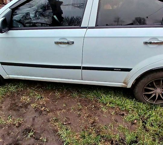 Белый ЗАЗ Вида, объемом двигателя 1.5 л и пробегом 270 тыс. км за 3500 $, фото 4 на Automoto.ua