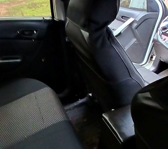 Белый ЗАЗ Вида, объемом двигателя 1.5 л и пробегом 270 тыс. км за 3500 $, фото 6 на Automoto.ua