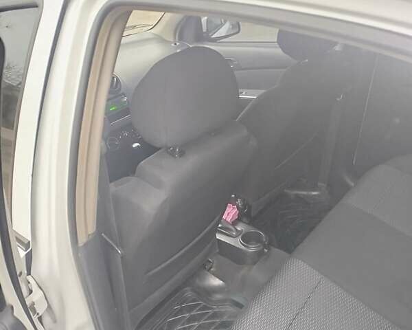 Белый ЗАЗ Вида, объемом двигателя 1.5 л и пробегом 157 тыс. км за 4700 $, фото 12 на Automoto.ua