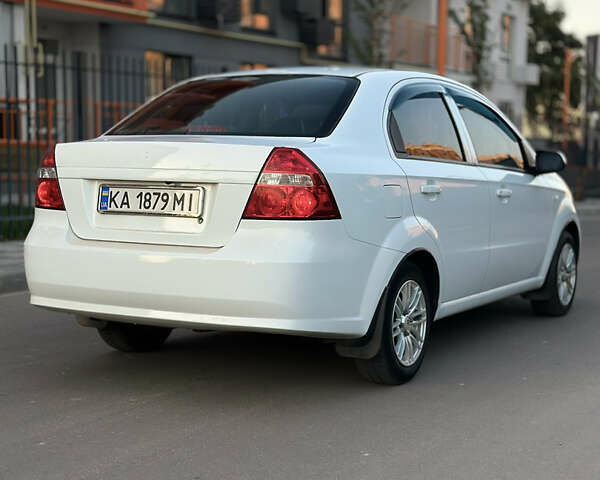 Белый ЗАЗ Вида, объемом двигателя 1.5 л и пробегом 280 тыс. км за 3750 $, фото 4 на Automoto.ua