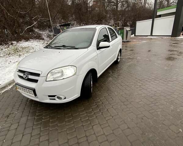 Белый ЗАЗ Вида, объемом двигателя 1.4 л и пробегом 149 тыс. км за 5199 $, фото 4 на Automoto.ua