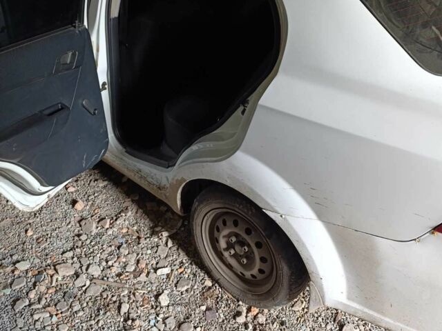 ЗАЗ Вида 2015 в Красноград на Automoto.ua Белый ЗАЗ Вида, объемом двигателя 1.5 л и пробегом 240 тыс. км за 1000 $, фото 4 на Automoto.ua