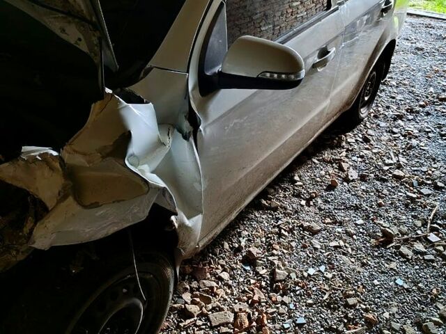 Белый ЗАЗ Вида, объемом двигателя 1.5 л и пробегом 195 тыс. км за 1400 $, фото 7 на Automoto.ua