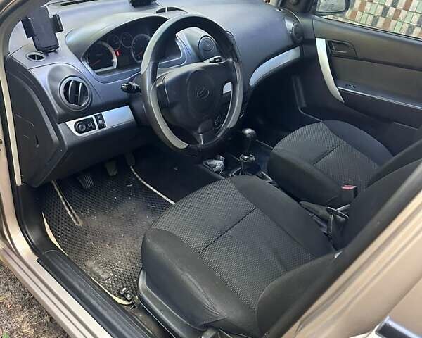 Бежевый ЗАЗ Вида, объемом двигателя 1.5 л и пробегом 165 тыс. км за 3800 $, фото 2 на Automoto.ua