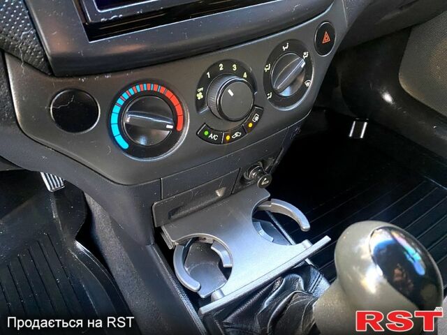 Бежевий ЗАЗ Віда, об'ємом двигуна 1.5 л та пробігом 160 тис. км за 3900 $, фото 12 на Automoto.ua