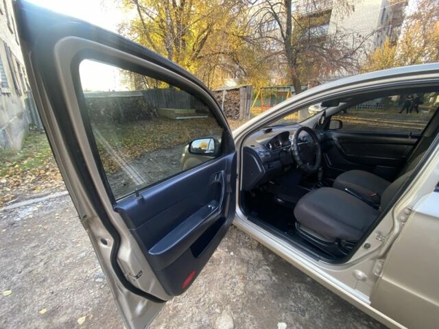 Бежевий ЗАЗ Віда, об'ємом двигуна 1.5 л та пробігом 160 тис. км за 3900 $, фото 6 на Automoto.ua