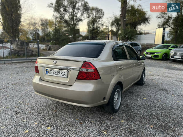 Бежевый ЗАЗ Вида, объемом двигателя 1.4 л и пробегом 300 тыс. км за 3800 $, фото 5 на Automoto.ua